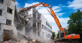 Промышленный демонтаж зданий Ялта, цена от 2994 руб.